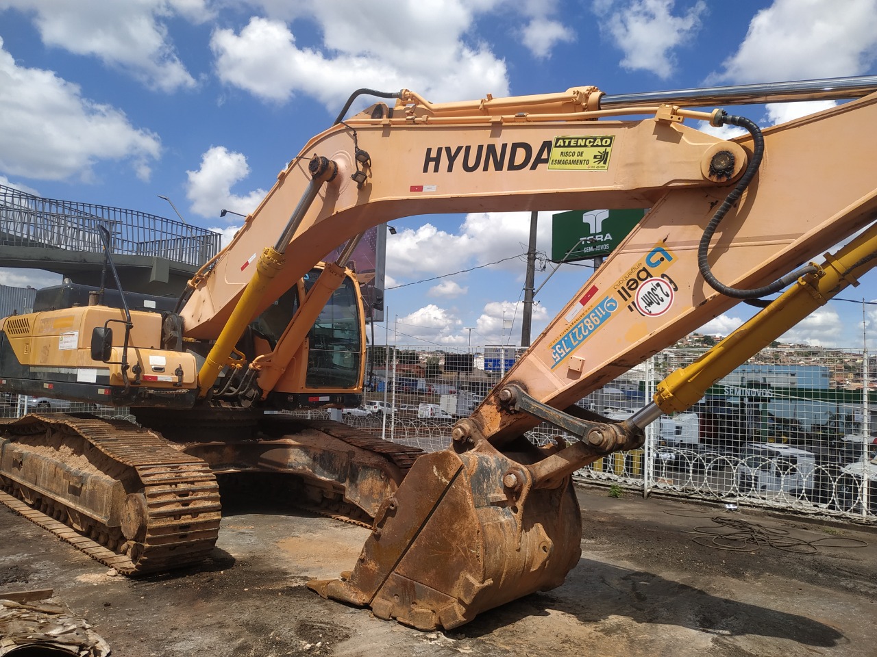 Escavadeira Hyundai R38OLC-9SH
